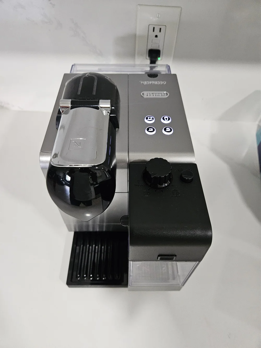 DeLonghi EN520SL Nespresso Coffee Cup Machine Pre-owned